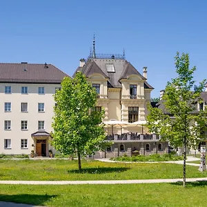 https://hotel-johannes-schlossl-gastehaus-der-pallottiner.saalbachhinterglemmhotels.com