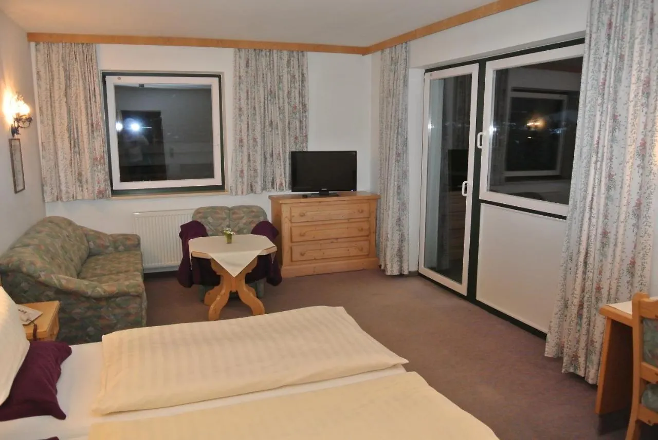 Hotel Gruberhof Innsbruck Igls B&B 3*,  Austria
